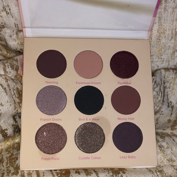 Breakfast in Bed Eyeshadow Palette EXTRA PIGMENT - Picture 9 of 11